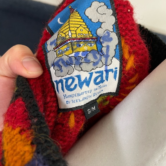 Newari Icelandic Design Handcrafted in Napal 100% Wool Embroidered Cardigan M - Picture 7 of 8